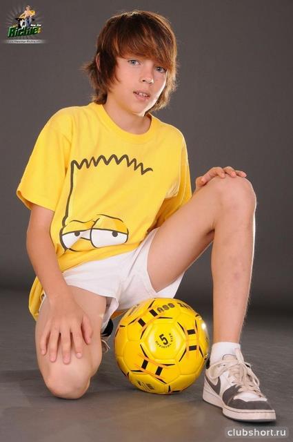 1671_yellow-teenager-inshortsru-20.jpg